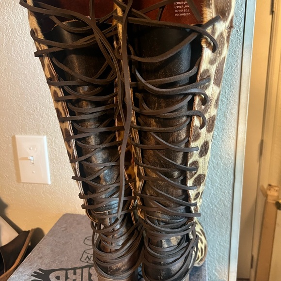 Leopard Print Knee-High Boots - Picture 2 of 4